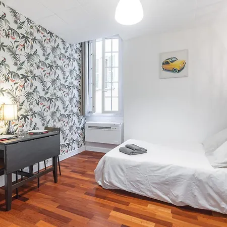 En Plein Coeur De La Vieille A * نيس