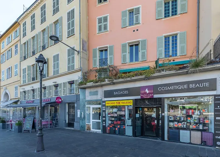 En Plein Cœur De La Vieille à *